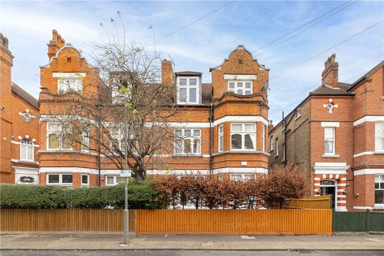 2 bedroom flat, Wexford Road, Wandsworth Common - Balham SW12 - Available
