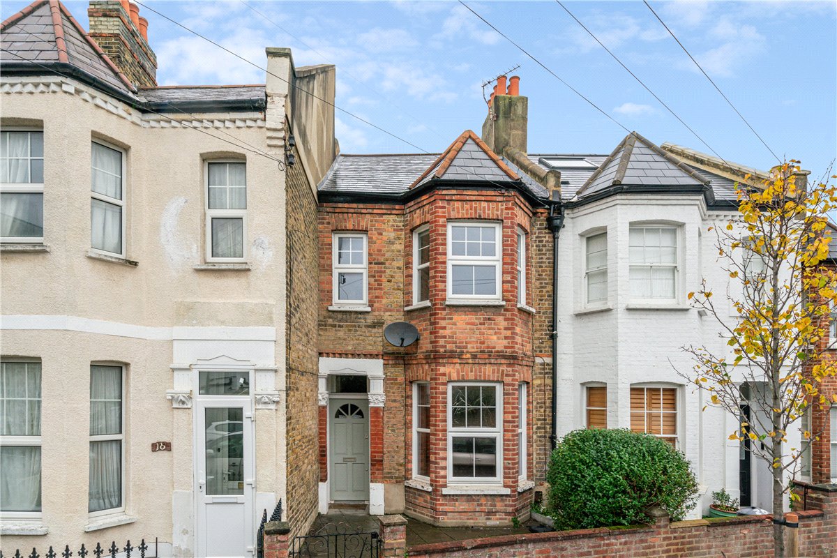 3 bedroom house, Holdernesse Road, London SW17 - Available