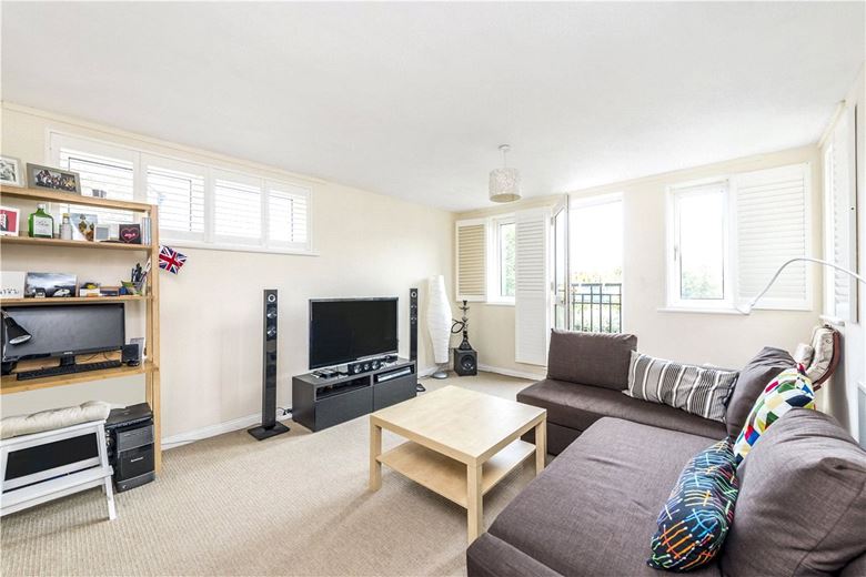 1 bedroom flat, Naples Court, 72 St. James's Drive SW12 - Available