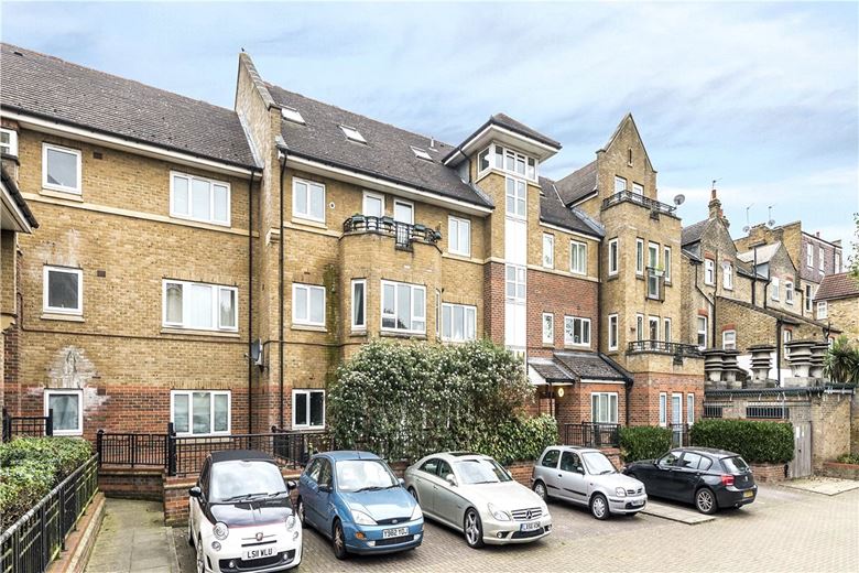 1 bedroom flat, Naples Court, 72 St. James's Drive SW12 - Available