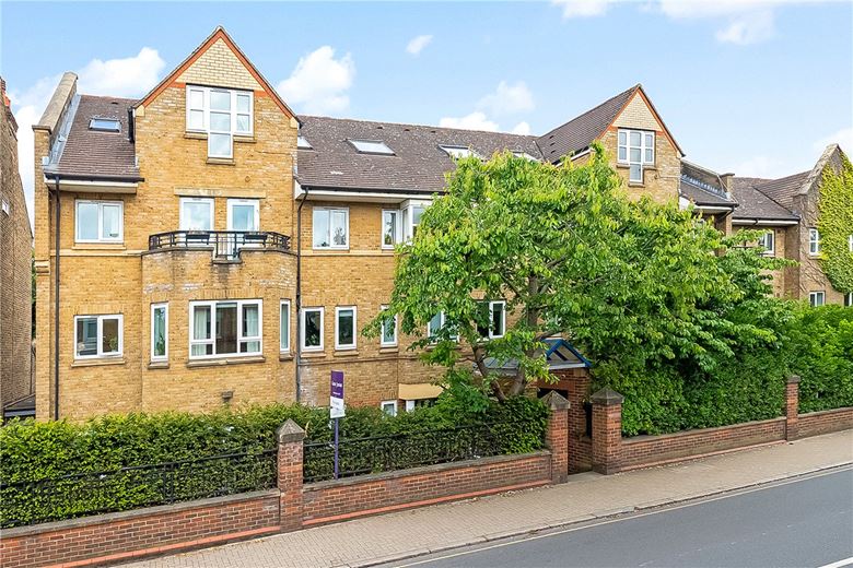 1 bedroom flat, Naples Court, 72 St. James's Drive SW12 - Available