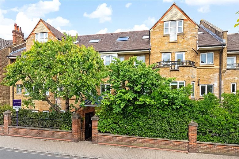 1 bedroom flat, Naples Court, 72 St. James's Drive SW12 - Available