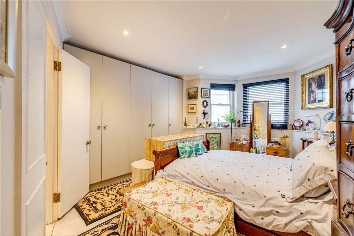 2 bedroom flat, Wandle Road, London SW17 - Sold STC