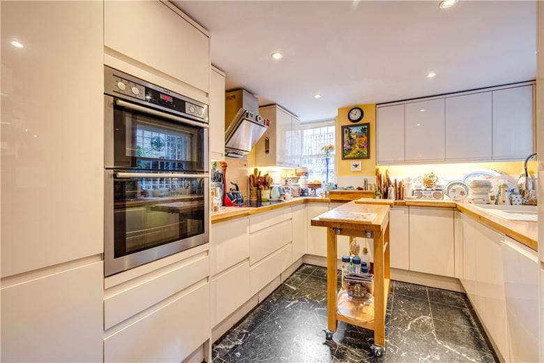 2 bedroom flat, Wandle Road, London SW17 - Sold STC