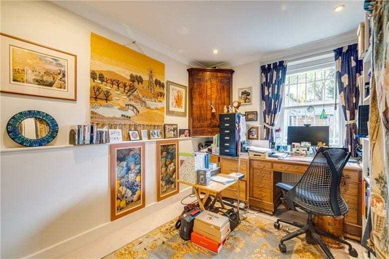 2 bedroom flat, Wandle Road, London SW17 - Sold STC