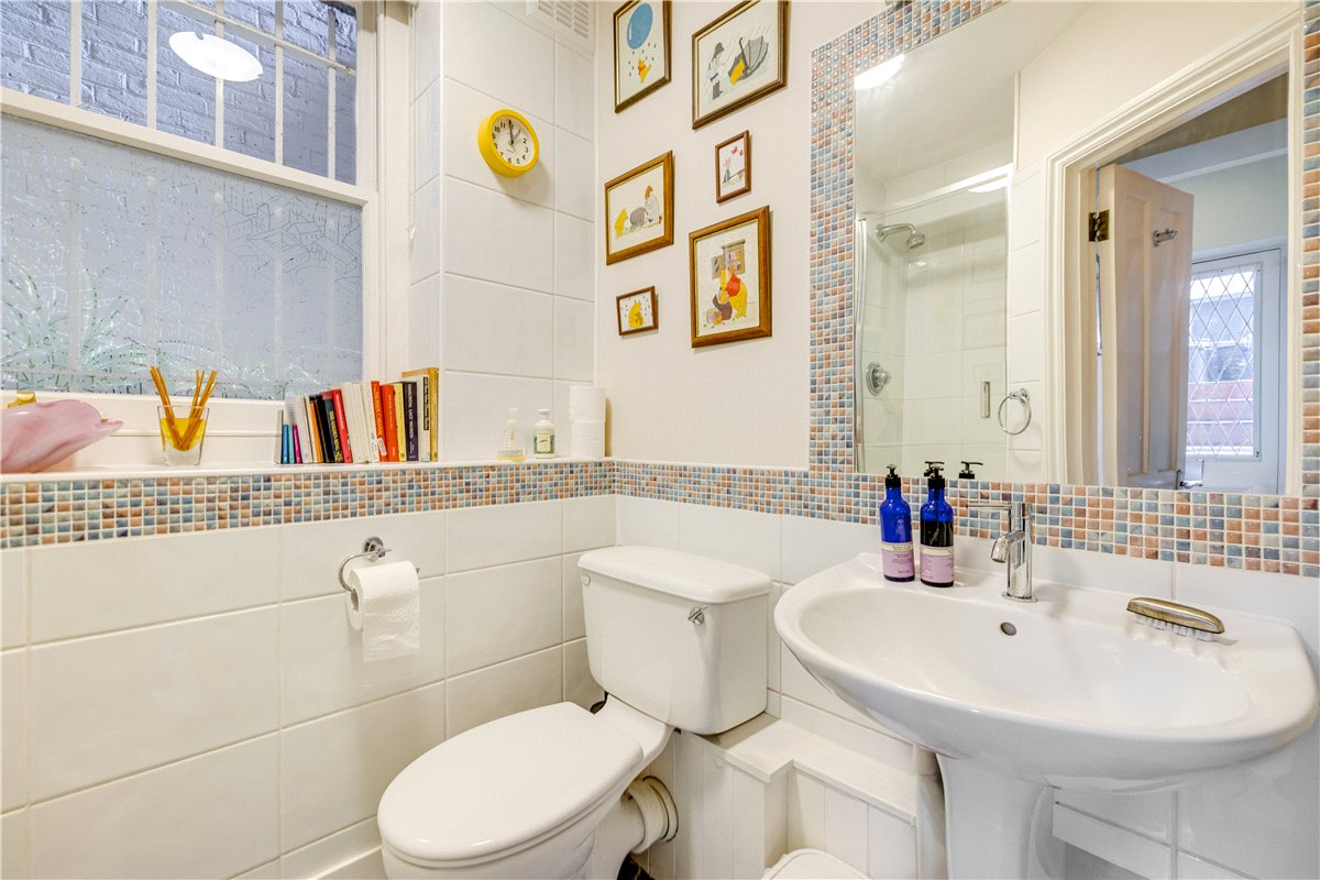 2 bedroom flat, Wandle Road, London SW17 - Sold STC