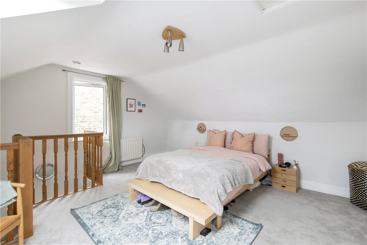 2 bedroom flat, Althorp Road, Wandsworth Common SW17 - Sold
