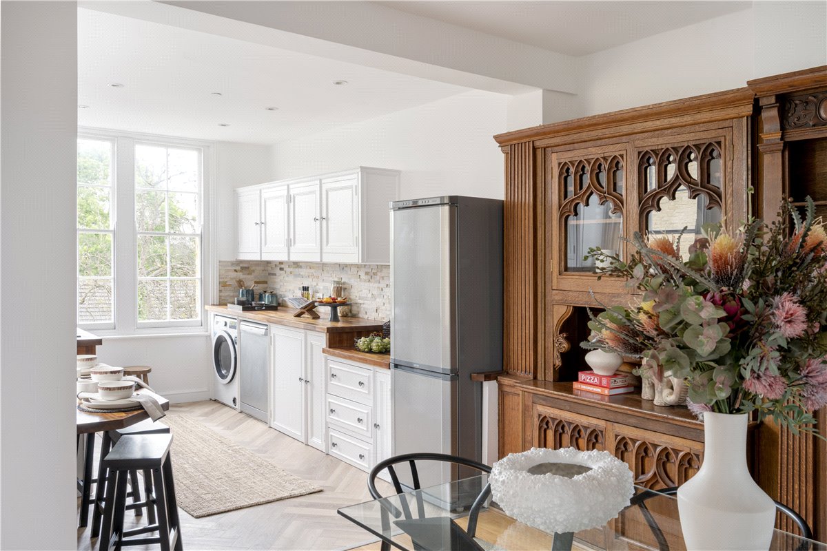 3 bedroom flat, Trinity Road, Wandsworth Common SW17 - Sold