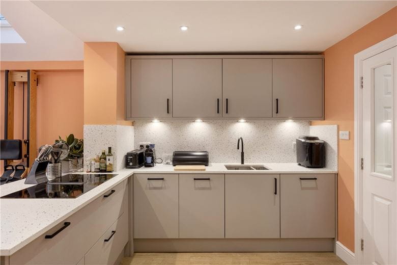 3 bedroom house, Bevin Square, London SW17 - Sold