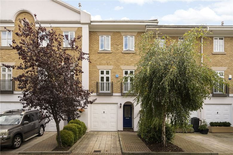 3 bedroom house, Bevin Square, London SW17 - Available