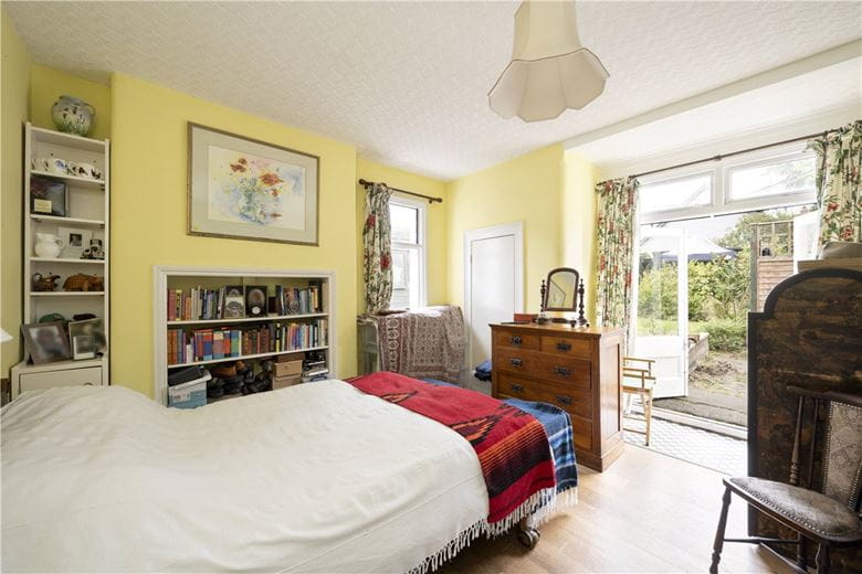 2 bedroom flat, Beechcroft Road, London SW17 - Available