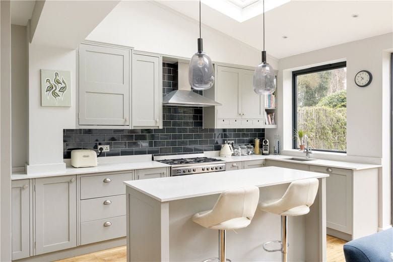 5 bedroom house, Magdalen Road, London SW18 - Available