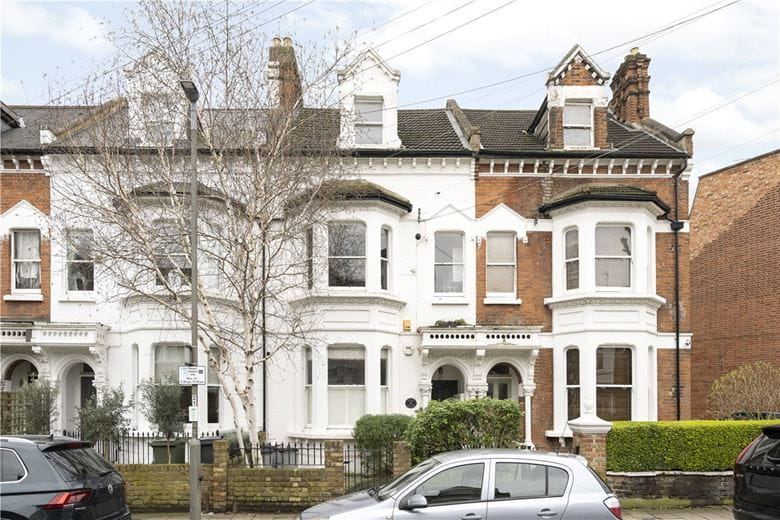 2 bedroom flat, Balham Park Road, London SW12 - Sold