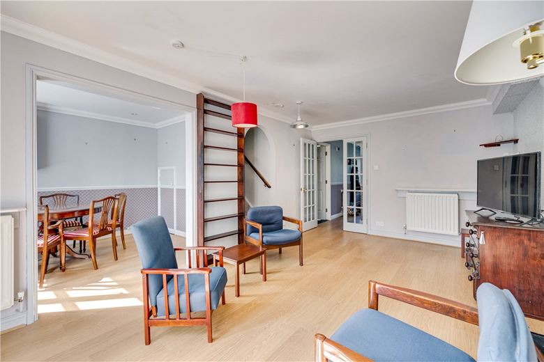 3 bedroom house, Victoria Mews, Earlsfield SW18 - Available