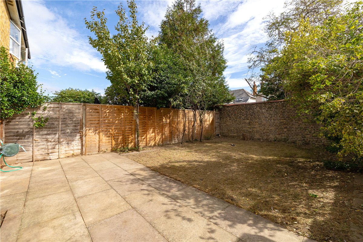 3 bedroom house, Victoria Mews, Earlsfield SW18 - Available