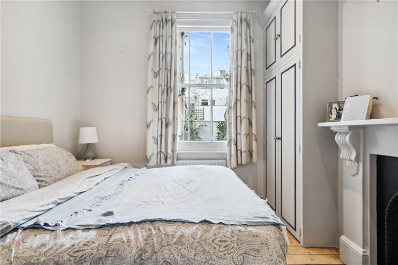 2 bedroom maisonette, Ingelow Road, London SW8 - Sold