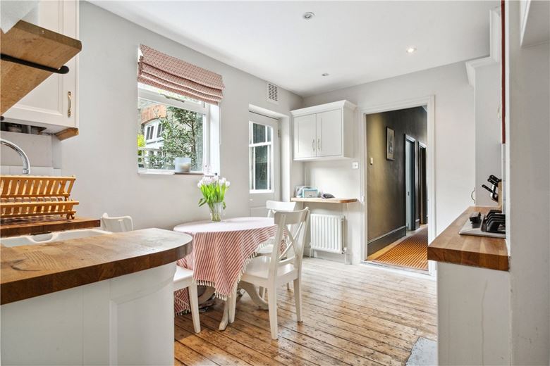 2 bedroom maisonette, Ingelow Road, London SW8 - Sold