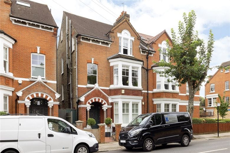 3 bedroom flat, Mayford Road, London SW12 - Sold STC