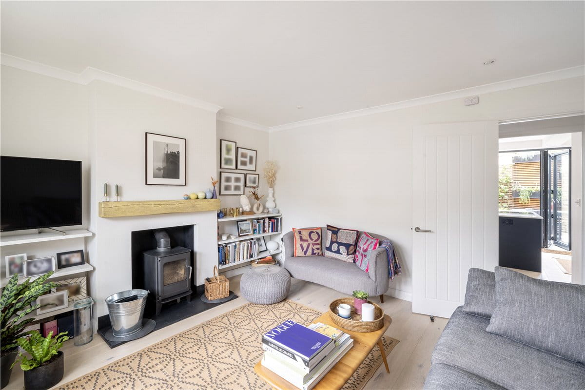 2 bedroom house, Nottingham Road, London SW17 - Sold