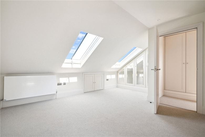 3 bedroom flat, Bellevue Road, London SW17 - Sold
