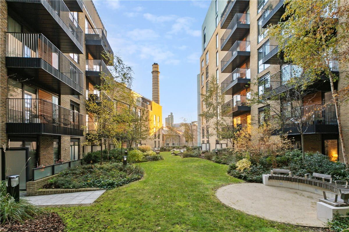 3 bedroom flat, Dray House, RAM Quarter SW18 - Available