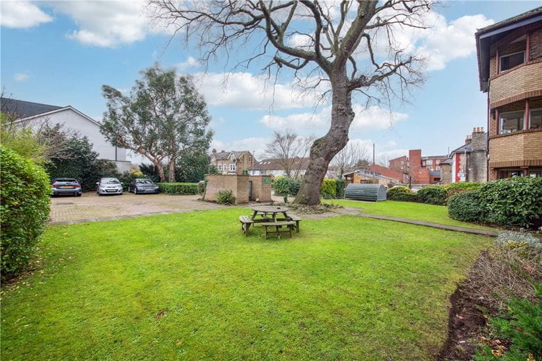 1 bedroom flat, Bedford Hill, Balham SW12 - Available