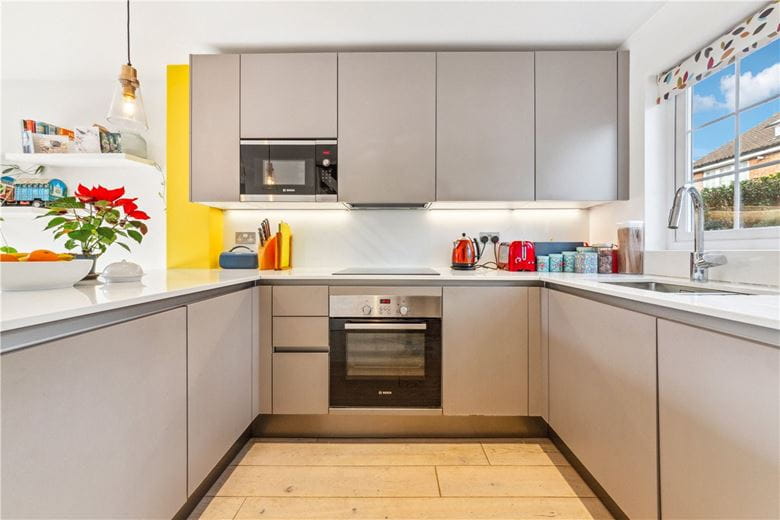 2 bedroom house, St. Peter's Close, London SW17 - Sold