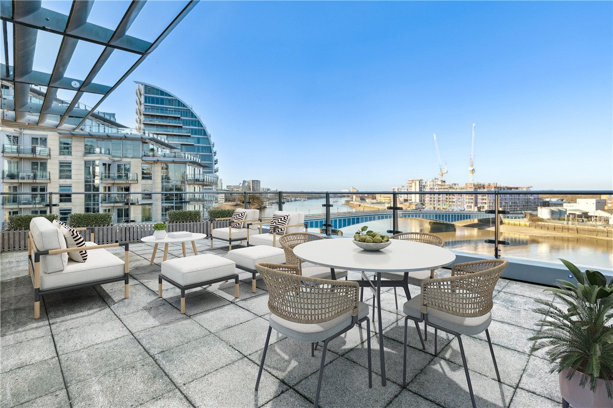 3 bedroom flat, Commodore House, Battersea Reach SW18 - Available
