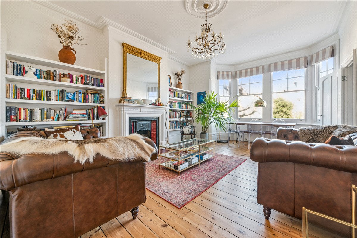 2 bedroom flat, Mayford Road, London SW12 - Sold