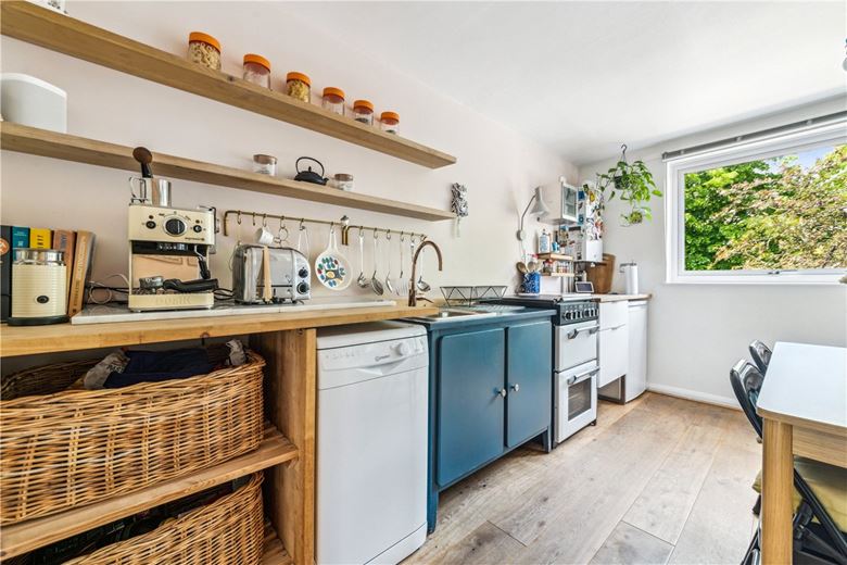 3 bedroom house, Singleton Close, London SW17 - Available
