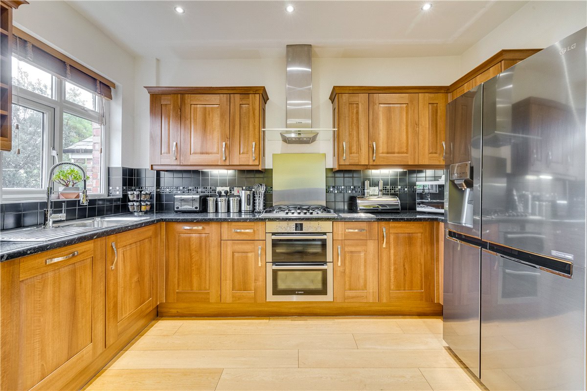 4 bedroom maisonette, Strickland Row, Wandsworth Common SW18 - Available