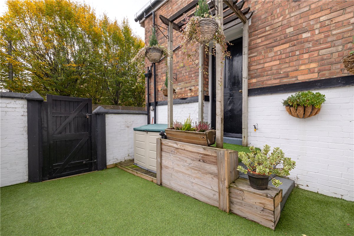 4 bedroom maisonette, Strickland Row, Wandsworth Common SW18 - Available