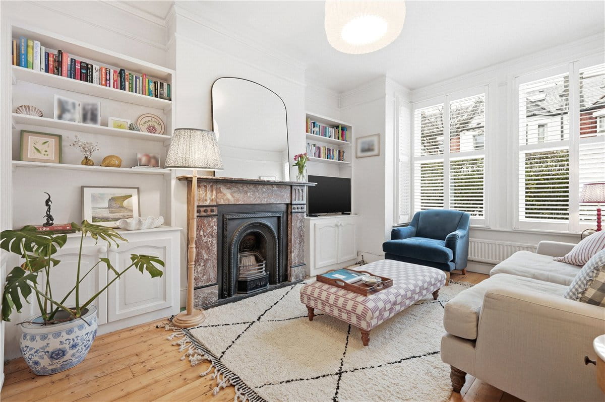 2 bedroom maisonette, Nevis Road, London SW17 - Available