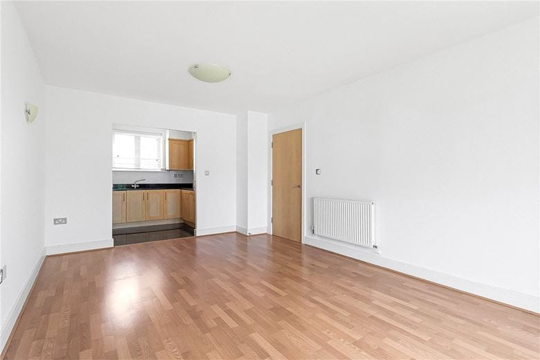 2 bedroom flat, Pavilion Square, London SW17 - Available