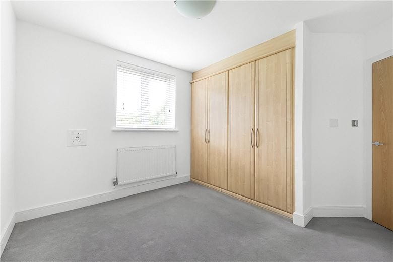 2 bedroom flat, Pavilion Square, London SW17 - Available