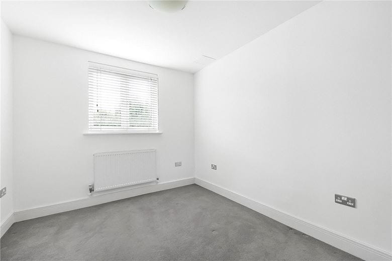 2 bedroom flat, Pavilion Square, London SW17 - Available