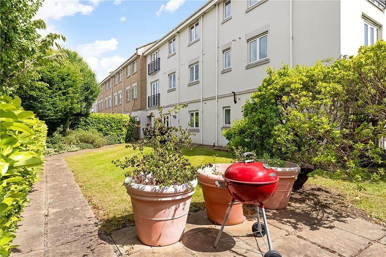 2 bedroom flat, Pavilion Square, London SW17 - Available