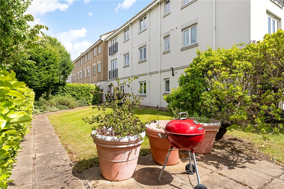 2 bedroom flat, Pavilion Square, London SW17 - Available
