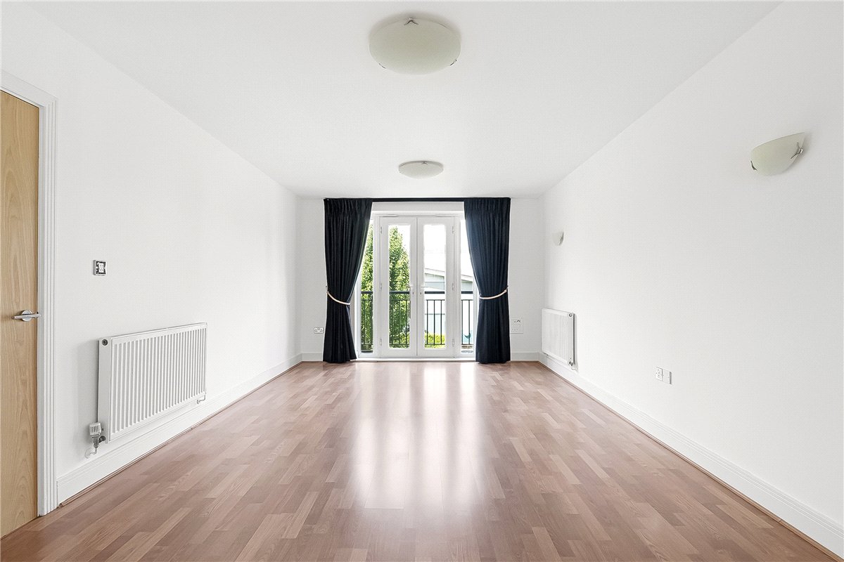2 bedroom flat, Pavilion Square, London SW17 - Available