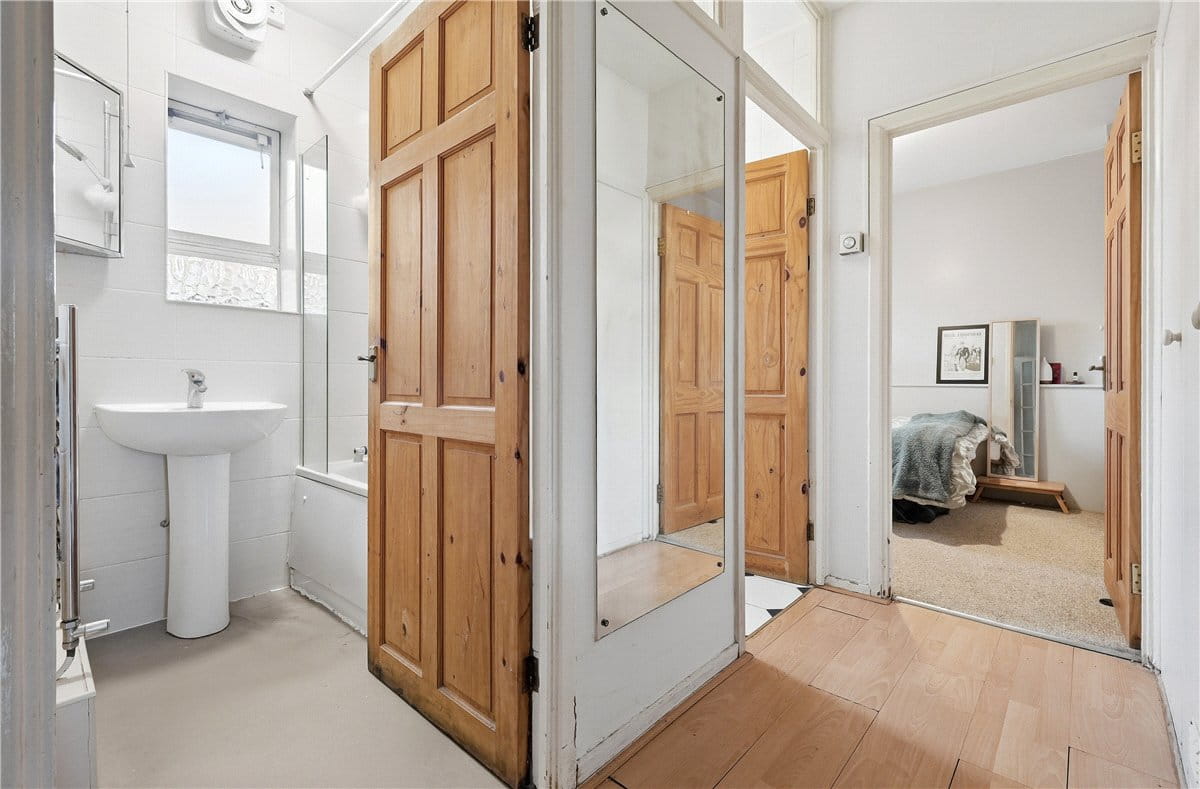 4 bedroom flat, Bolingbroke Grove, London SW11 - Available