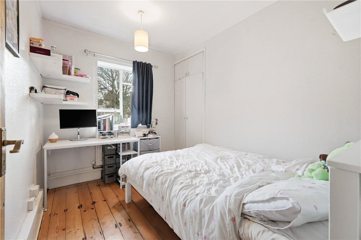4 bedroom flat, Bolingbroke Grove, London SW11 - Available