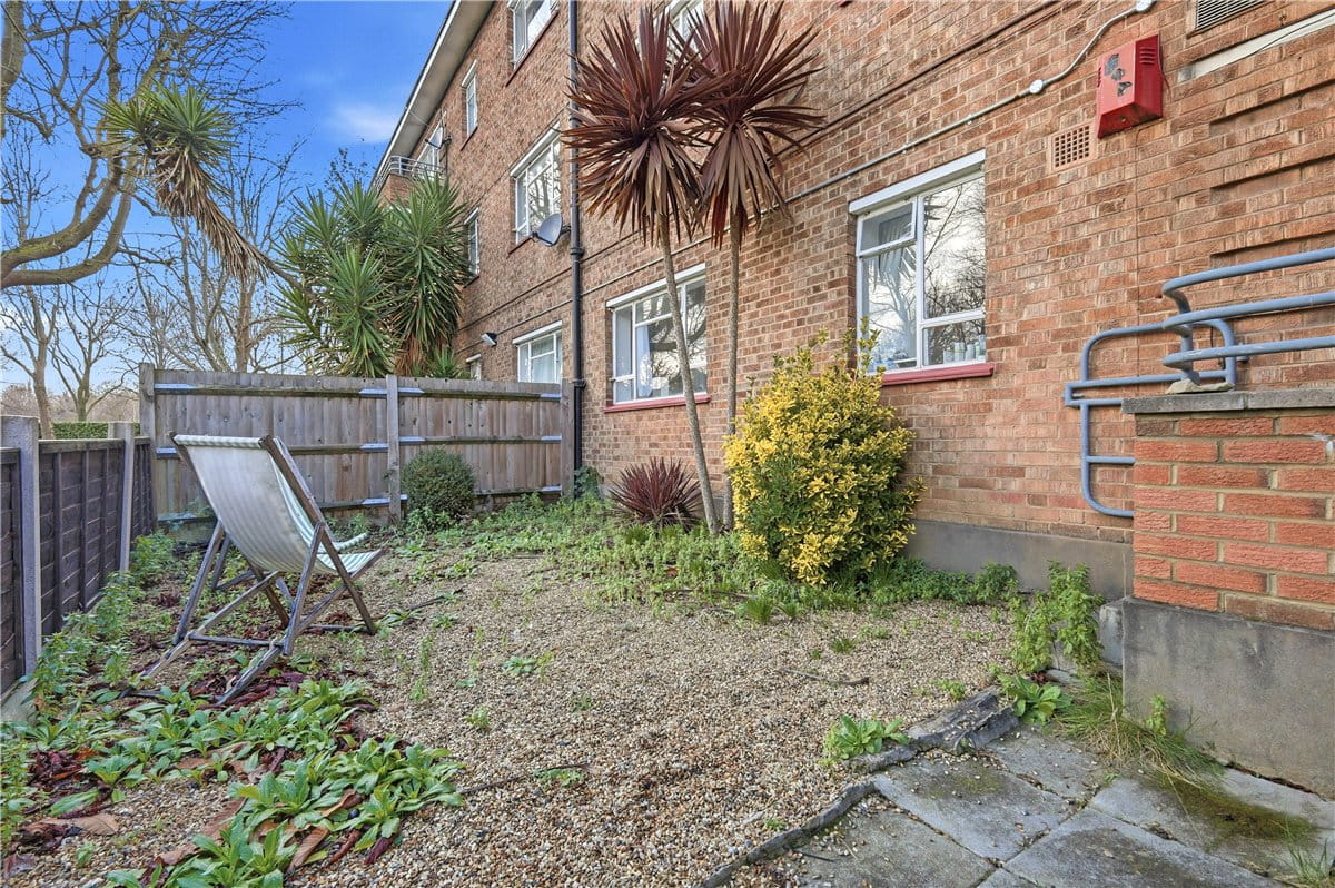 4 bedroom flat, Bolingbroke Grove, London SW11 - Available