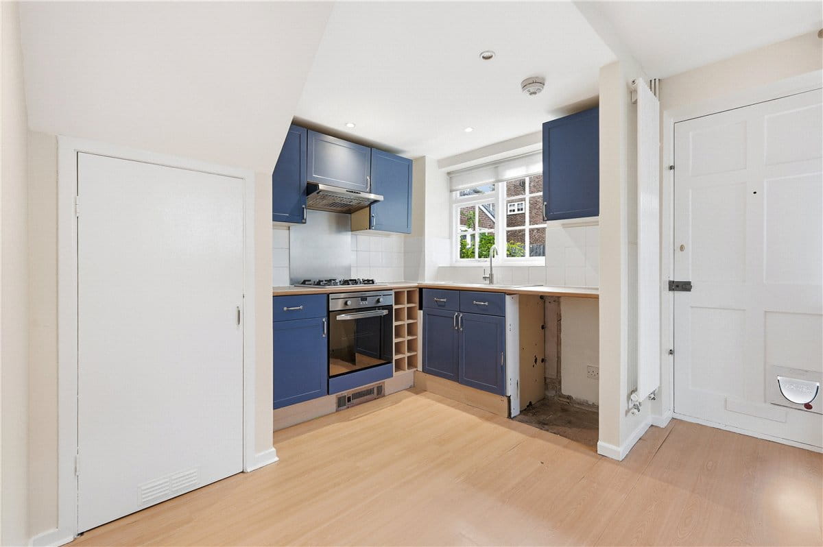 1 bedroom house, Ashdown Way, Balham SW17 - Sold STC