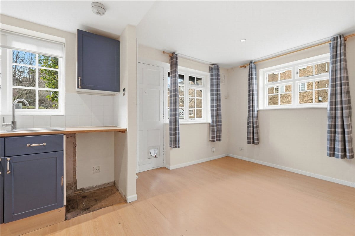 1 bedroom house, Ashdown Way, Balham SW17 - Sold STC