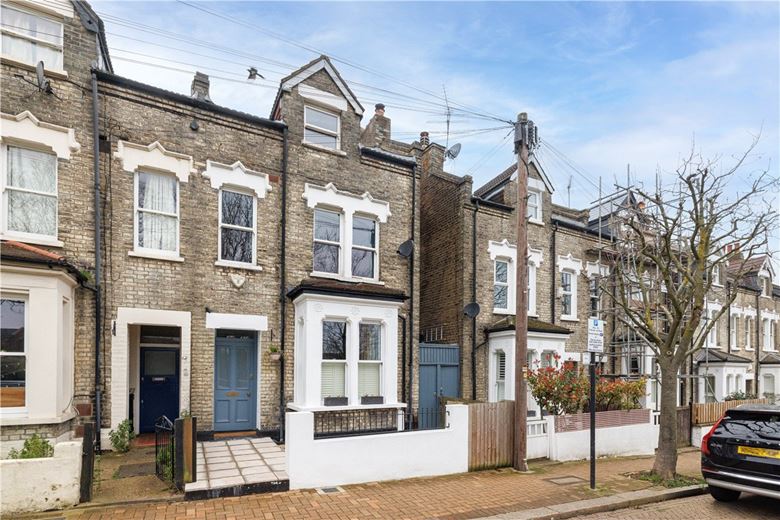 2 bedroom flat, Birdhurst Road, London SW18 - Available