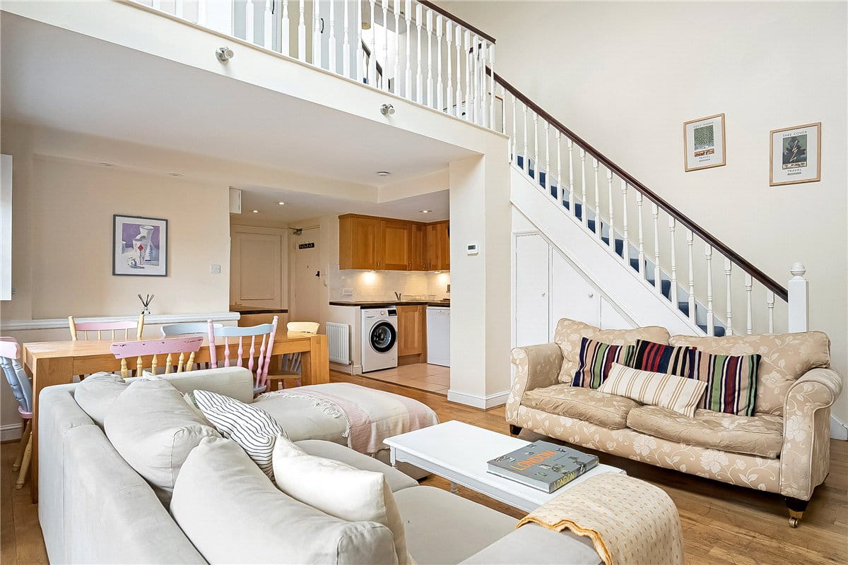 3 bedroom maisonette, Fullerton Road, London SW18 - Available
