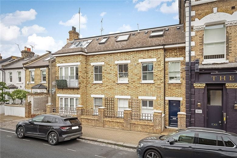 3 bedroom maisonette, Fullerton Road, London SW18 - Available