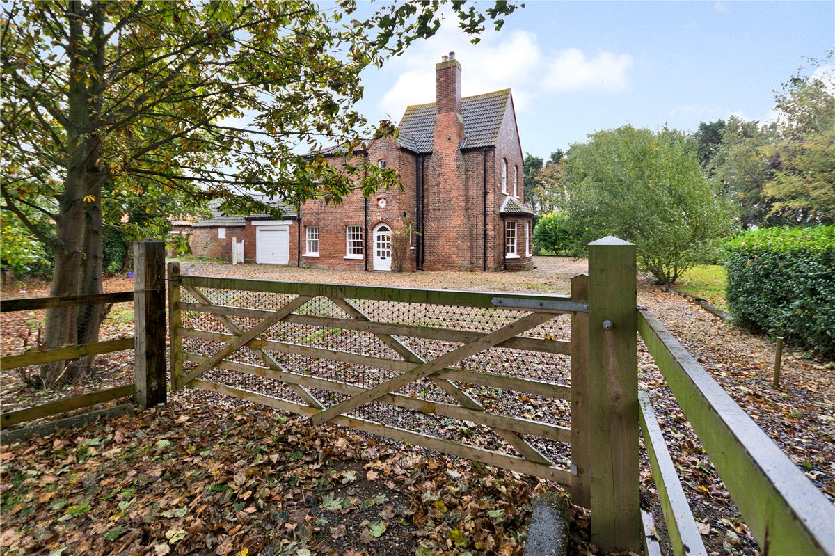 4 bedroom house, Channel Road, Sunk Island HU12 - Sold