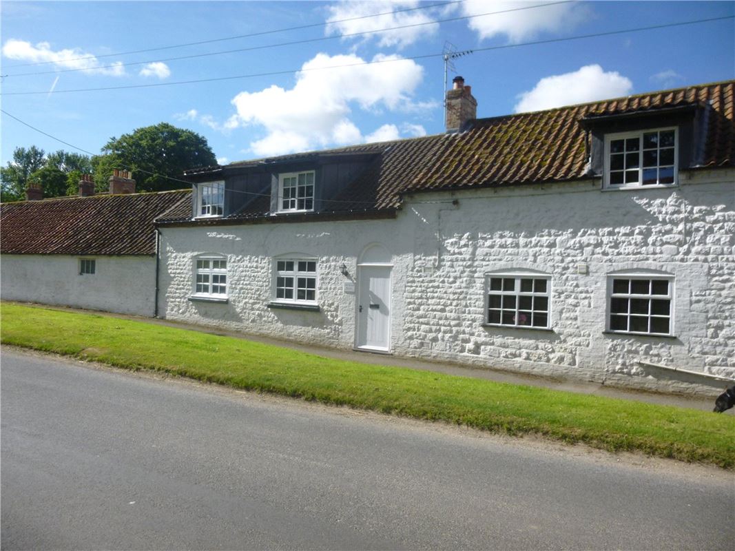 2 bedroom house, Wintringham, Malton YO17 - Available