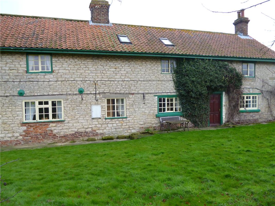 5 bedroom cottage, Thorpe Bassett, Malton YO17 - Let Agreed